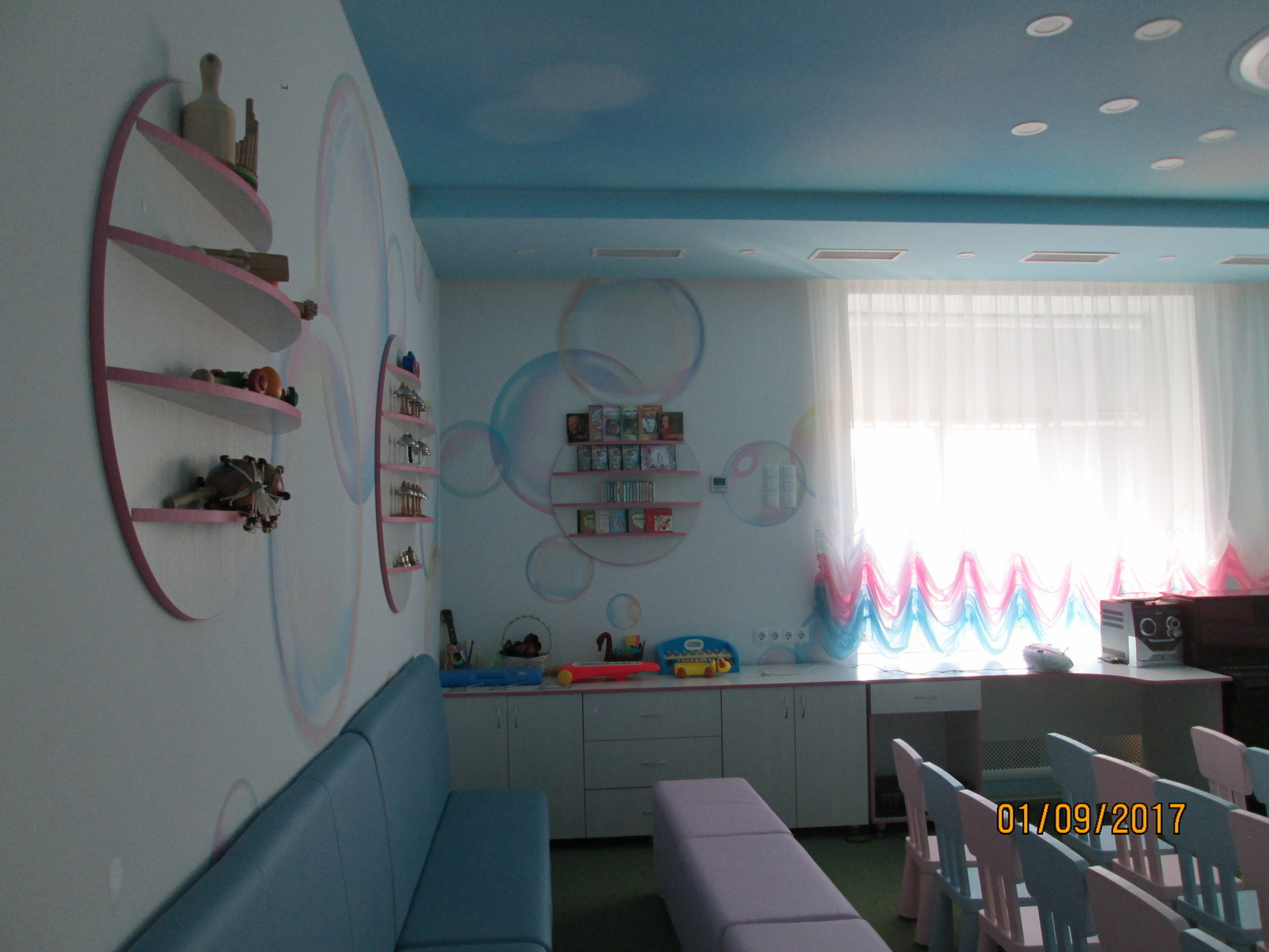 Натяжные бесшовные обои