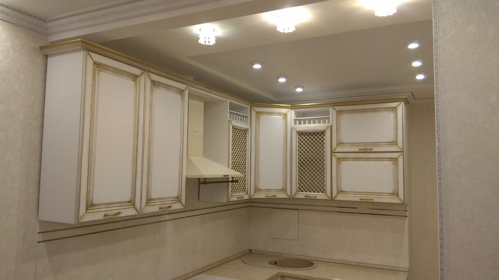Кухни МДФ в пленке ПВХ с фрезеровкой и патиной золото