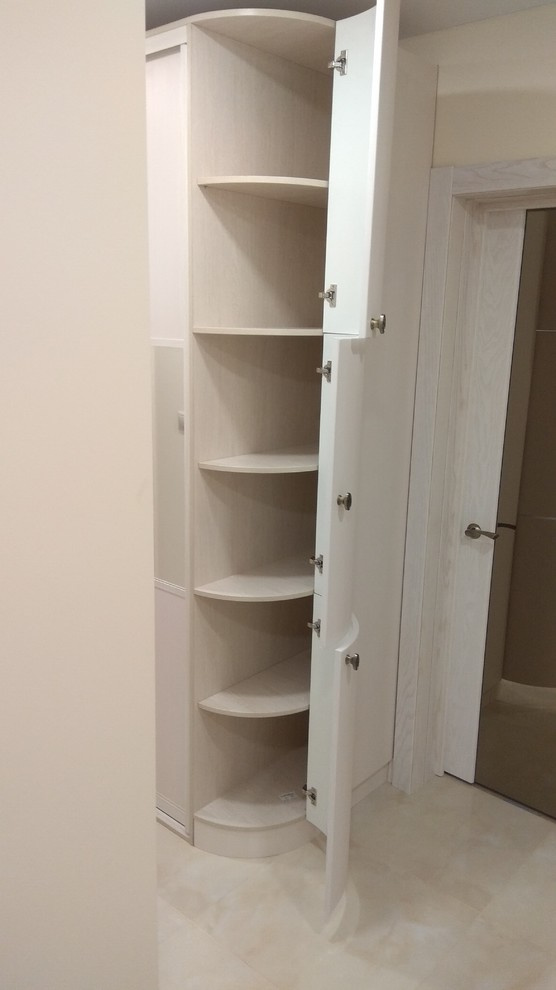 Шкаф купе с сферическими фасадами мдф