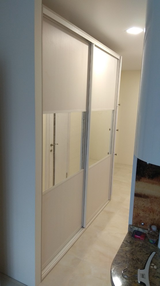 Шкаф купе с сферическими фасадами мдф