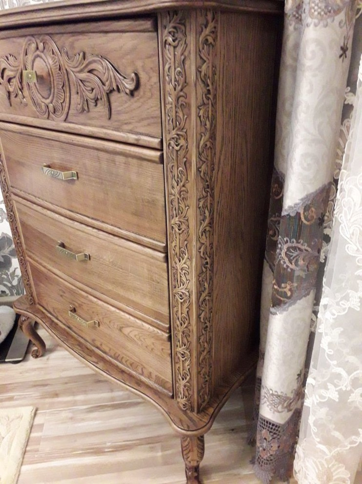 Резьба массив дуба, стеновые панели, консоль в квартире