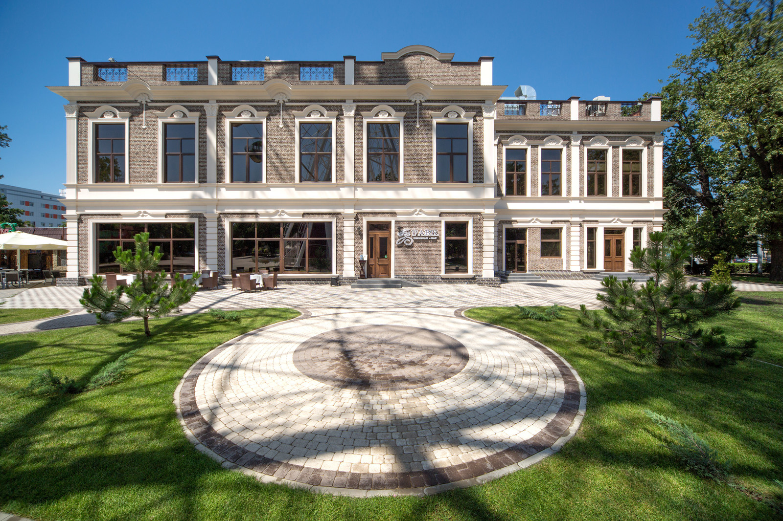 Кирпичное строительство для компании Ладный Дом