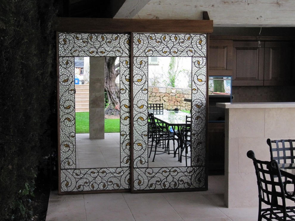 Обложка проекта: Витражи в дверях