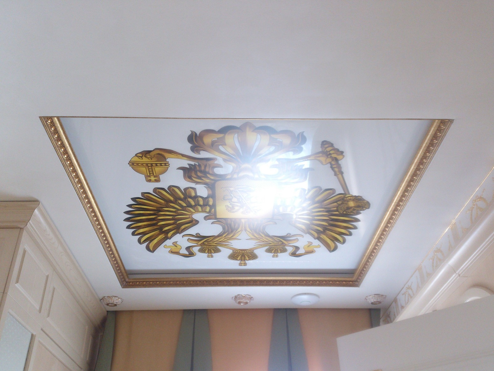 натяжные потолки