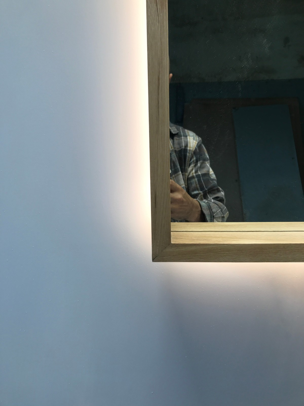 Зеркало с LED подсветкой для ванной