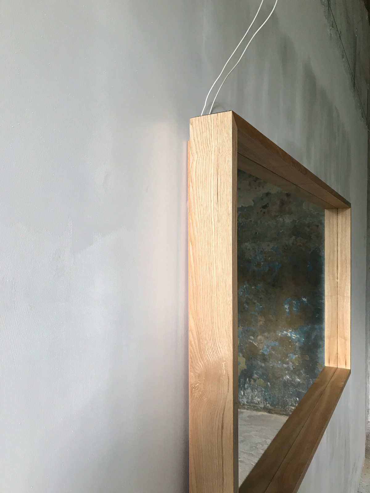 Зеркало с LED подсветкой для ванной