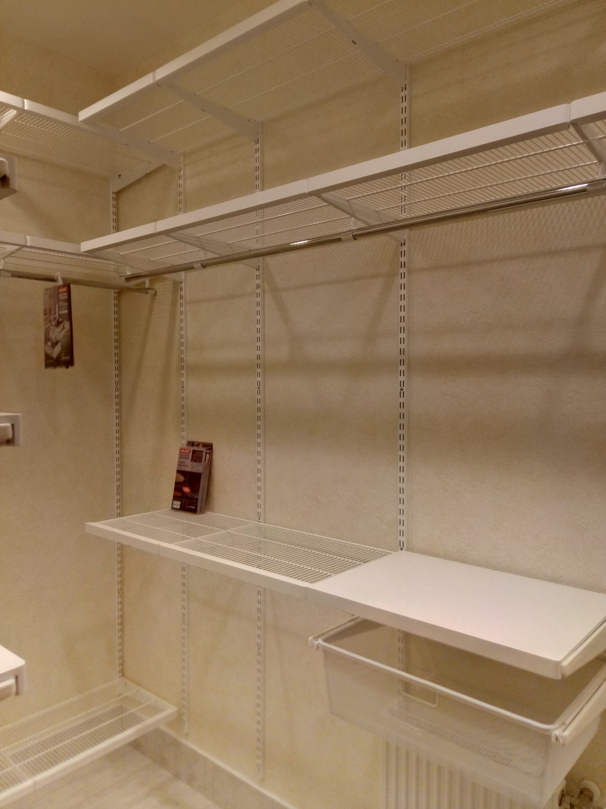 Белая гардеробная на Успенском шоссе