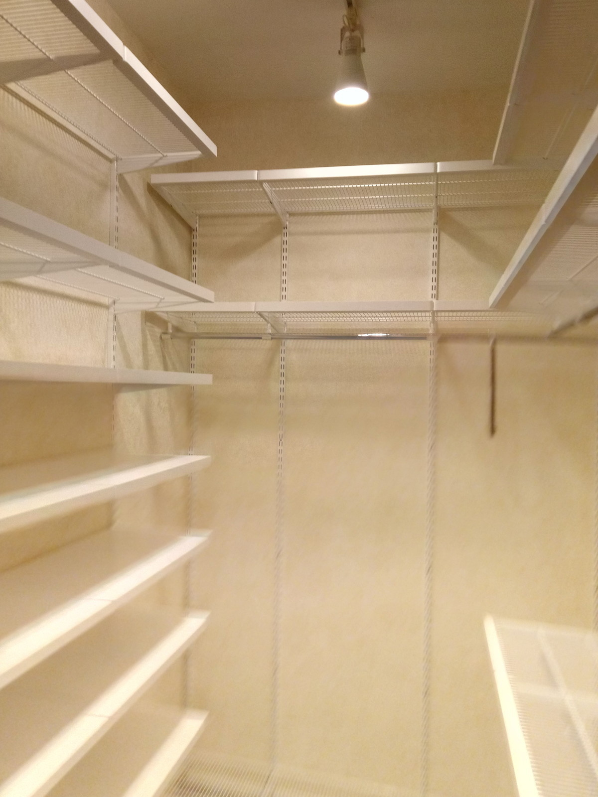 Белая гардеробная на Успенском шоссе