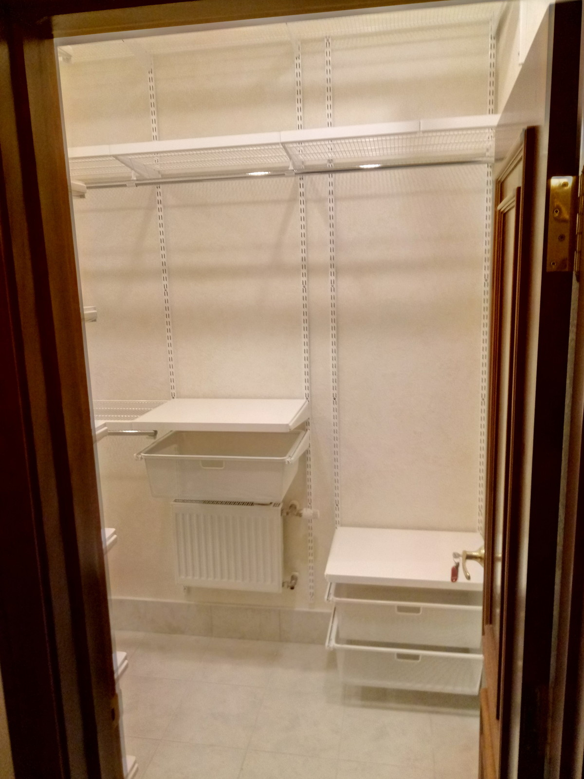 Белая гардеробная на Успенском шоссе