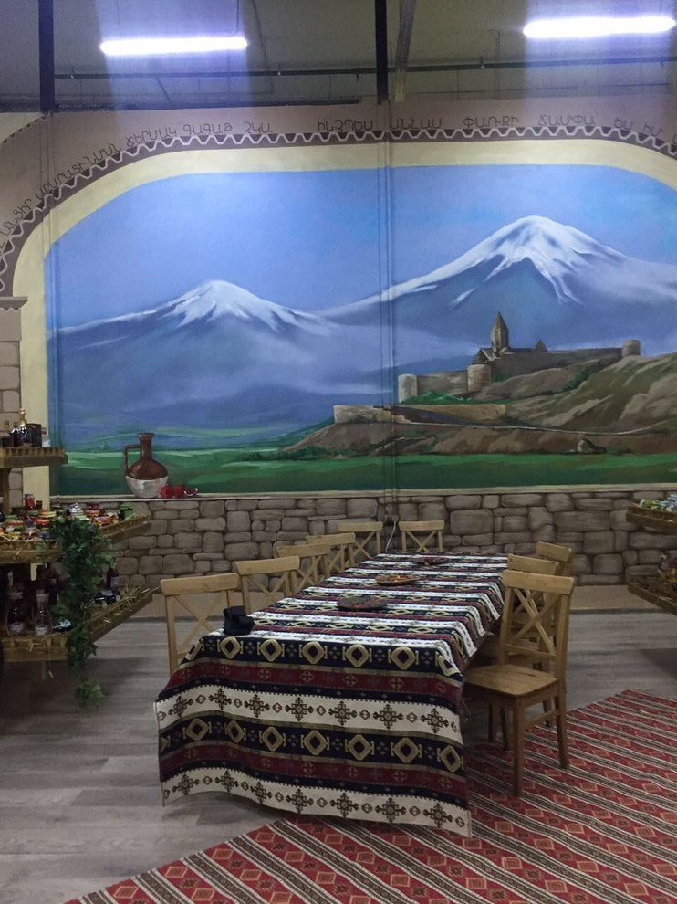 Роспись стен в торговом павильоне "Армения"