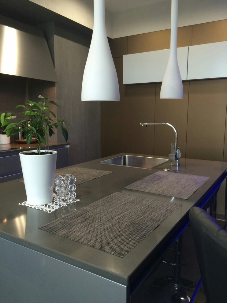 Столешница кухонная и остров из кварцевого камня Silestone Cemento Spa