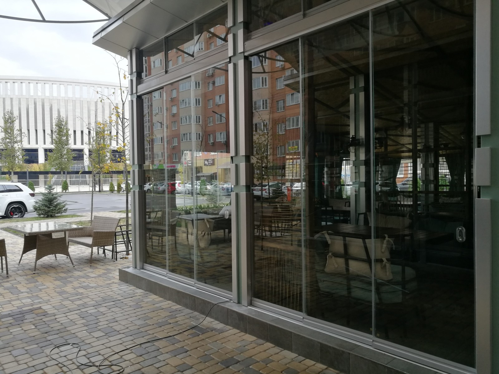 Безрамное остекление. Бар "Большая рыба"