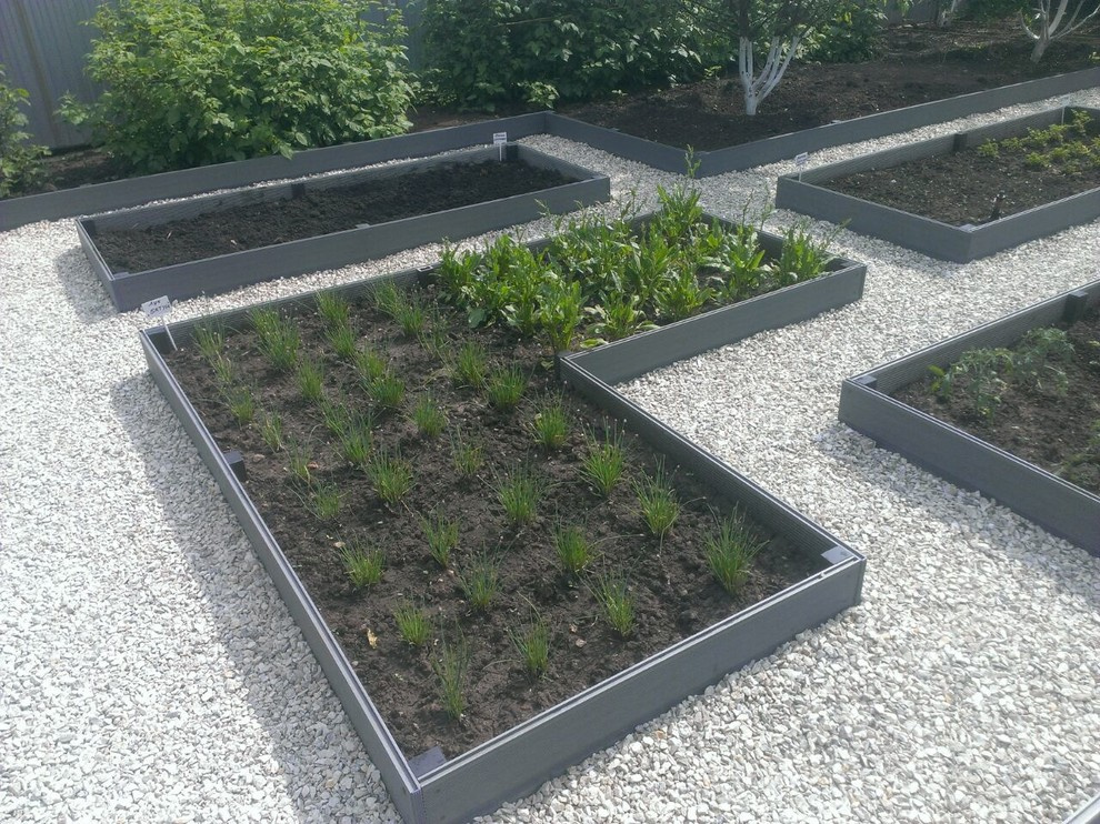 Грядки из ДПК