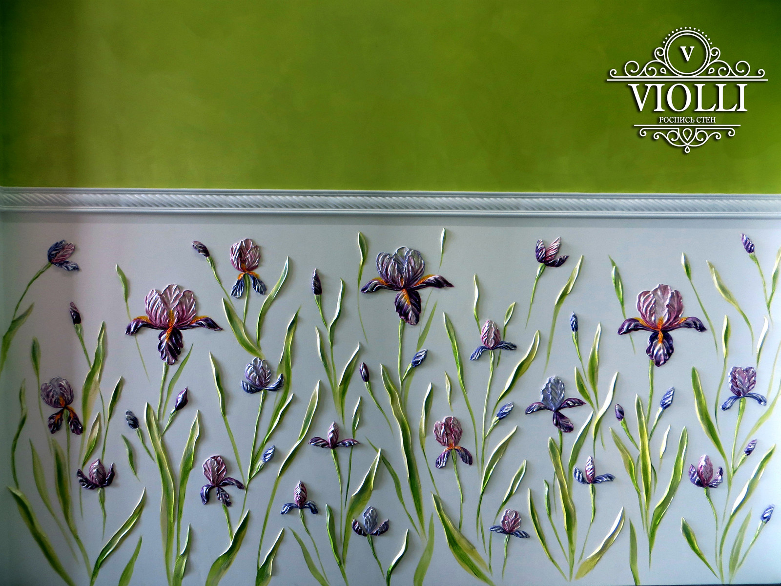 Барельеф в комнате девочки