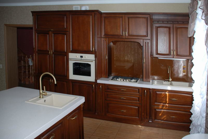 Кухня в загородном доме