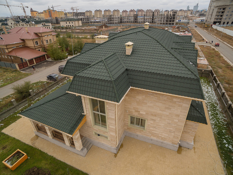Проекты с композитной черепицей LUXARD