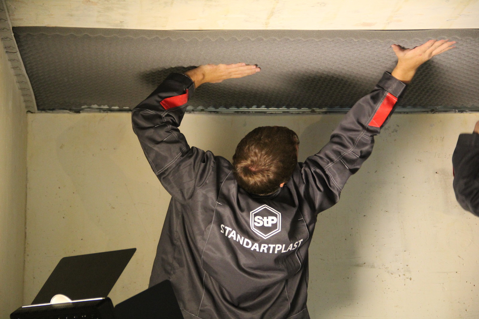 Звукоизоляция потолка в жилом помещении