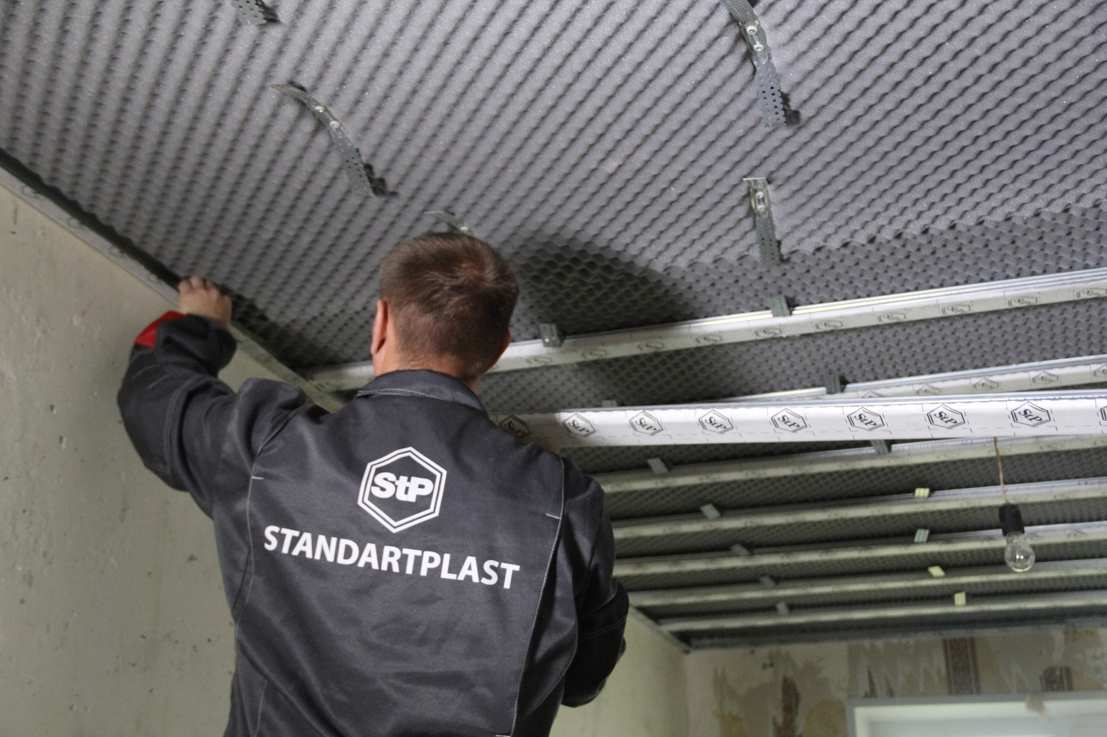 Звукоизоляция потолка в жилом помещении