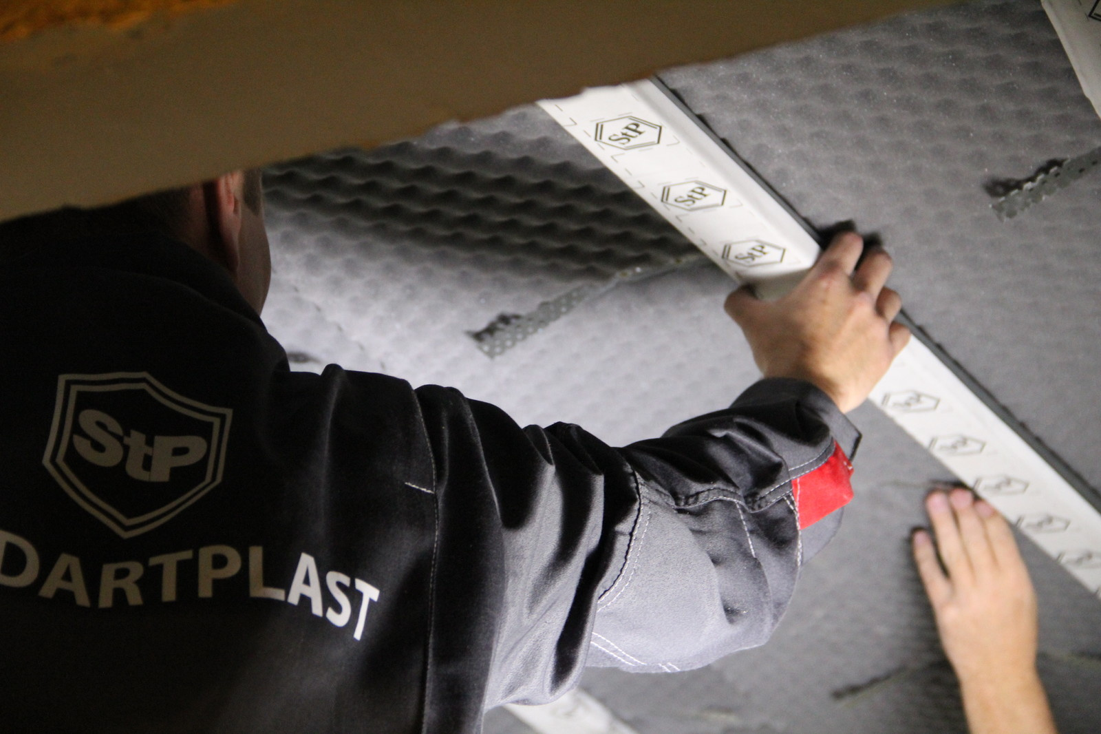 Звукоизоляция потолка в жилом помещении