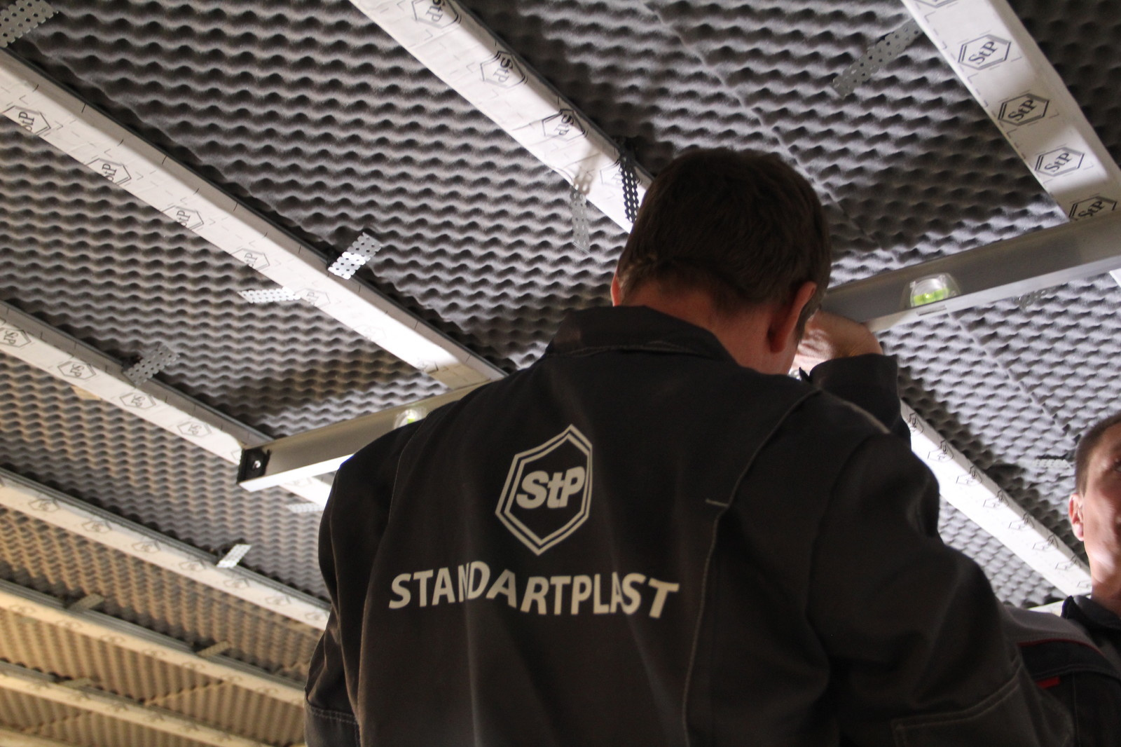 Звукоизоляция потолка в жилом помещении