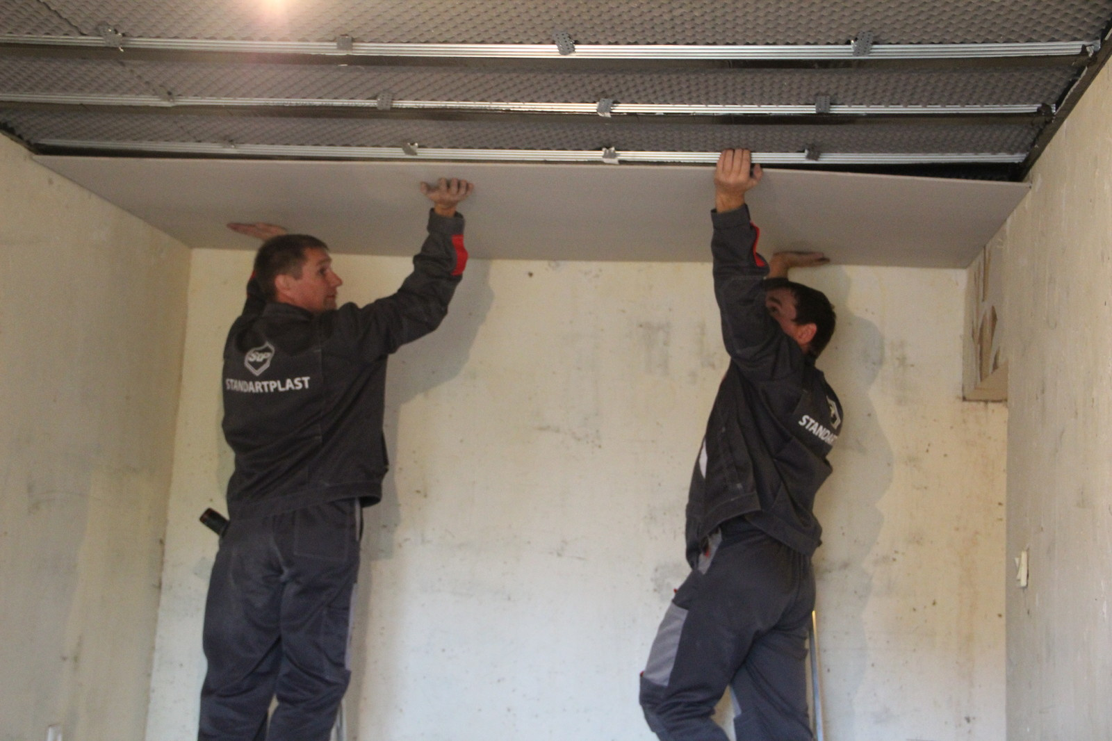 Звукоизоляция потолка в жилом помещении