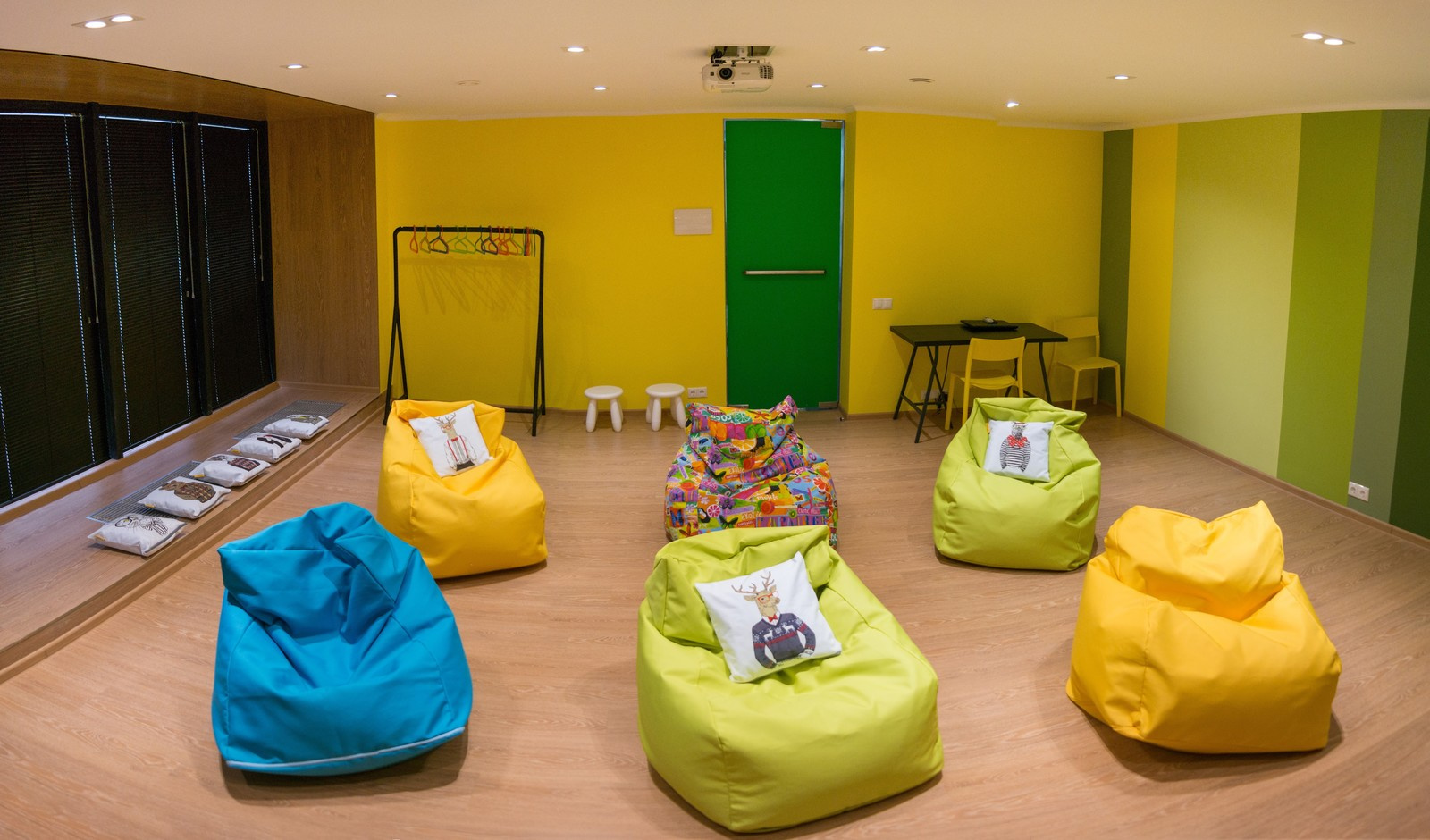 Зеленая поляна