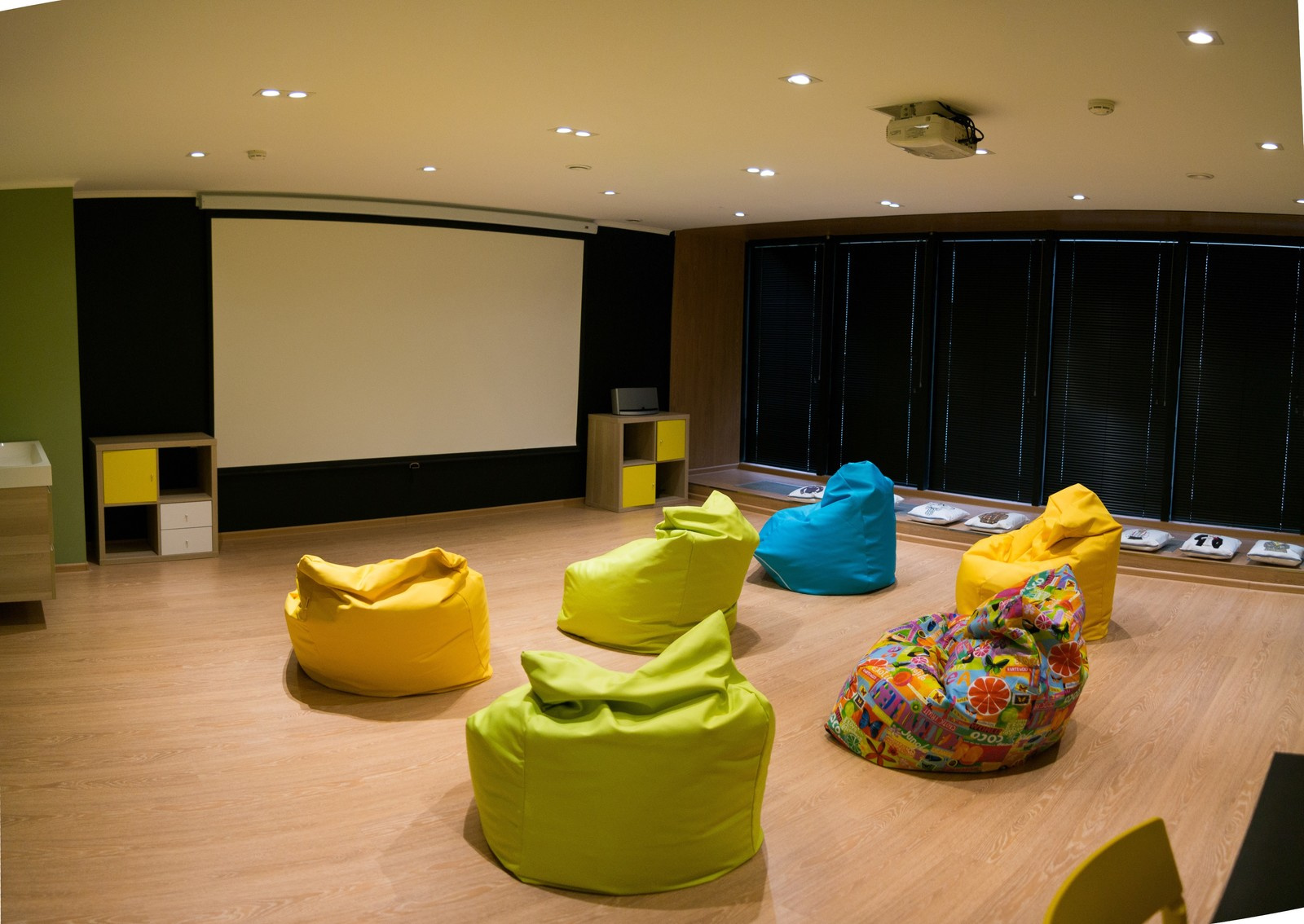 Зеленая поляна