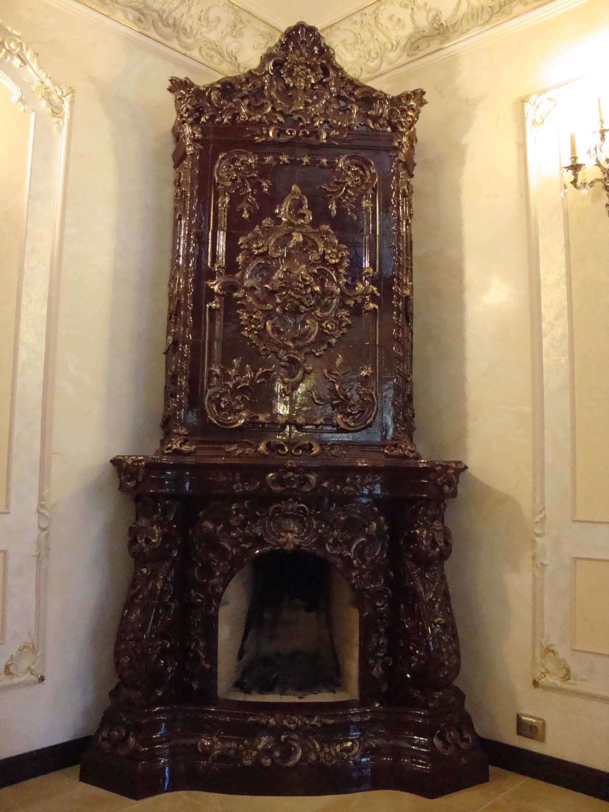 Камины изразцовые