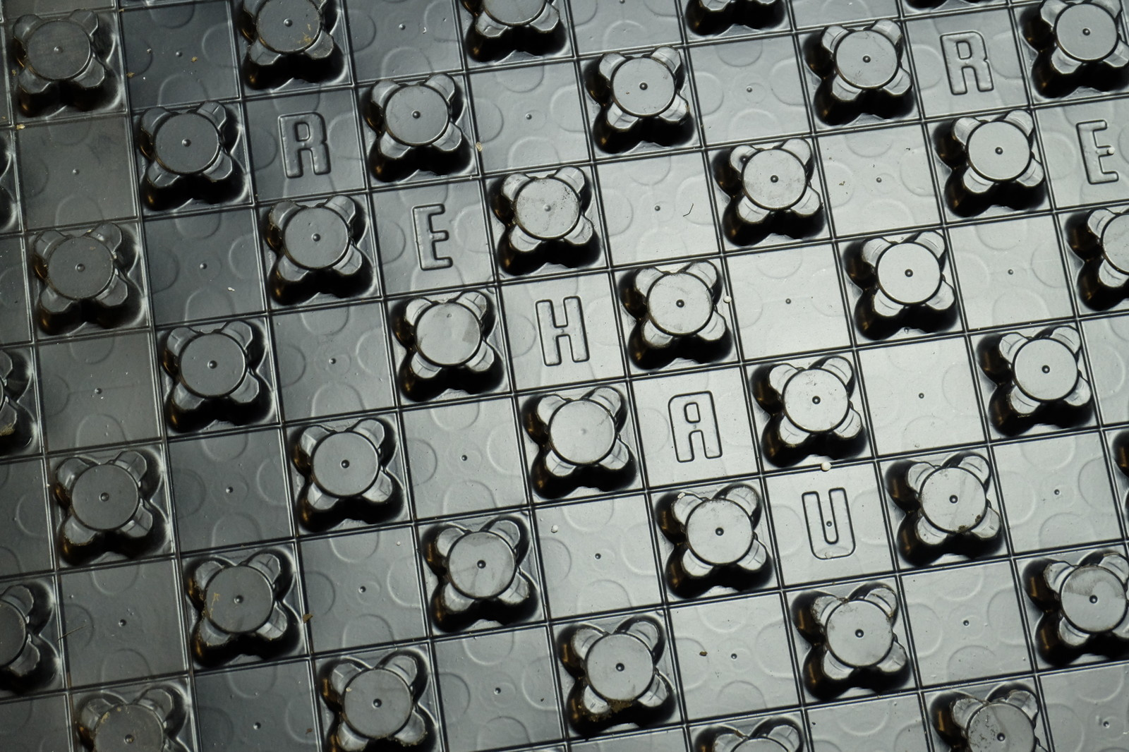 Монтаж тёплых полов в монолитном частном доме