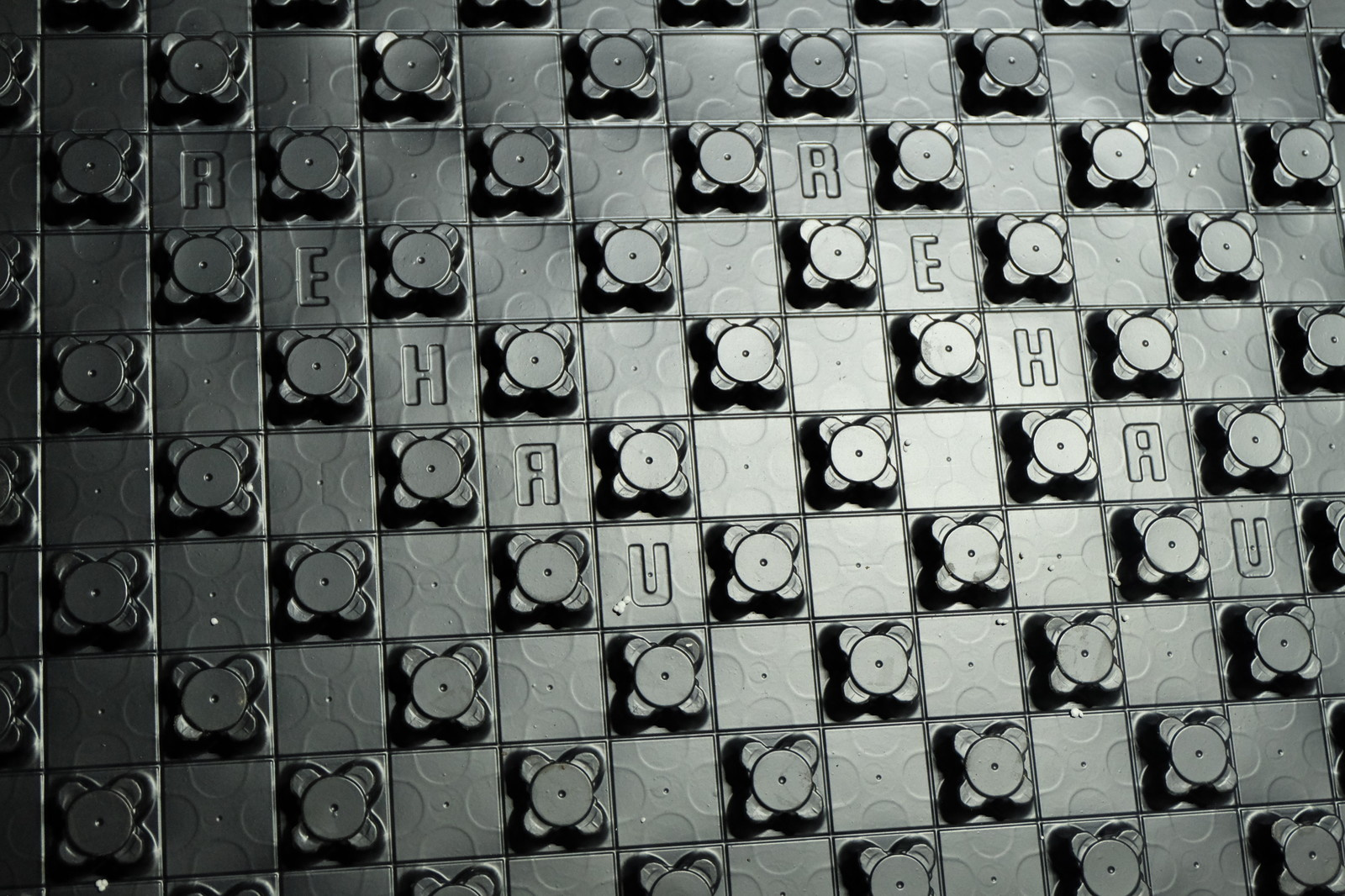 Монтаж тёплых полов в монолитном частном доме