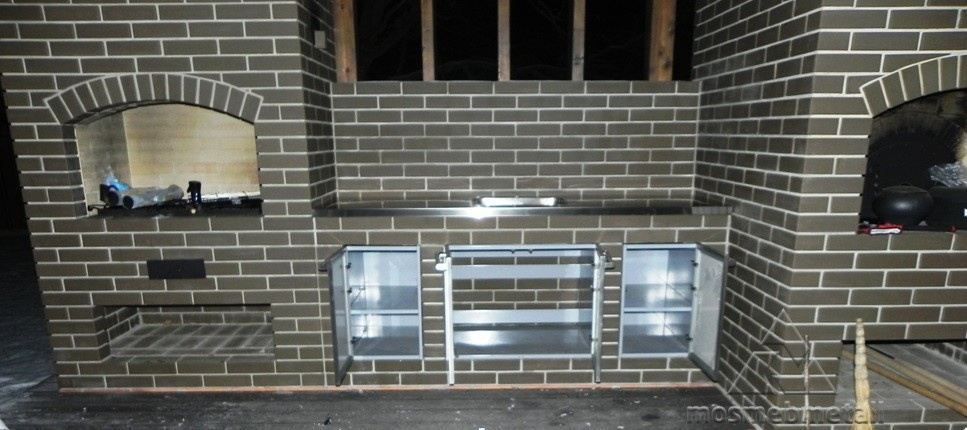 Уличная кухня для зоны барбекю