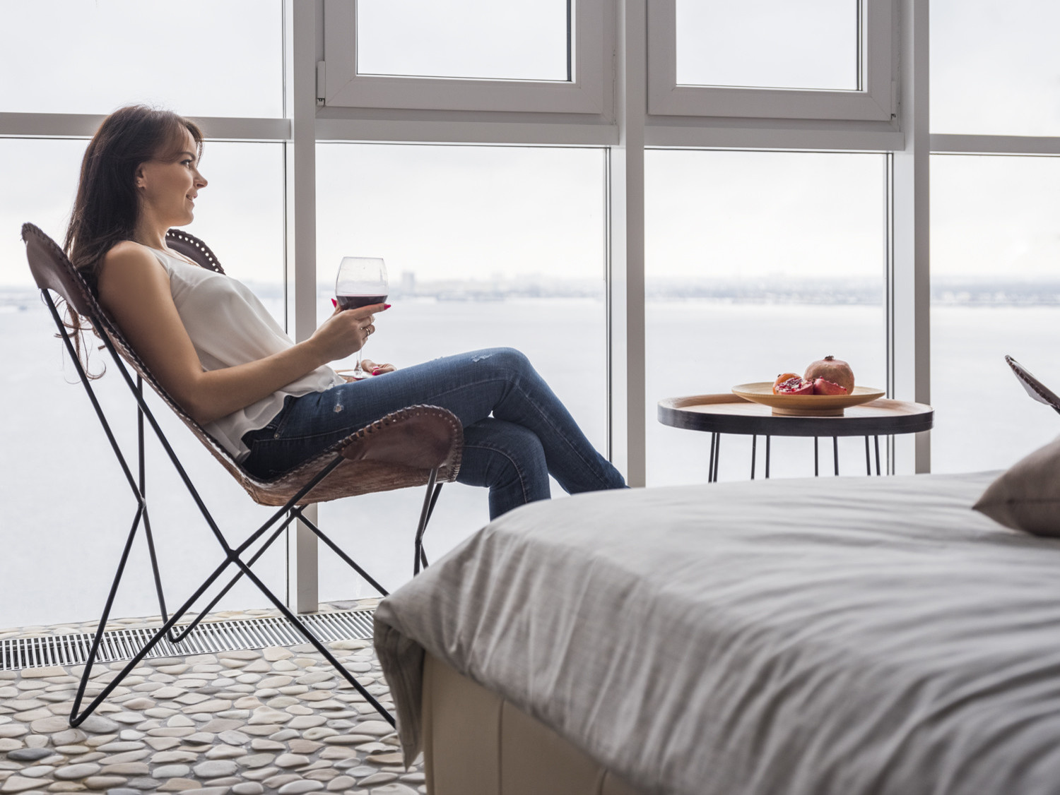 В Гостях: Квартира в Саратове с видом на Волгу и Заячий остров