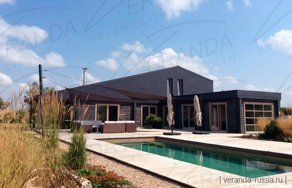 Стильный навес для летней террасы с бассейном