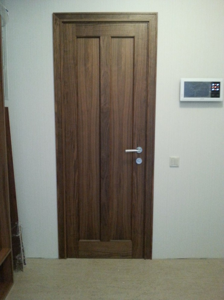 Мебель из массива дерева и шпонированная