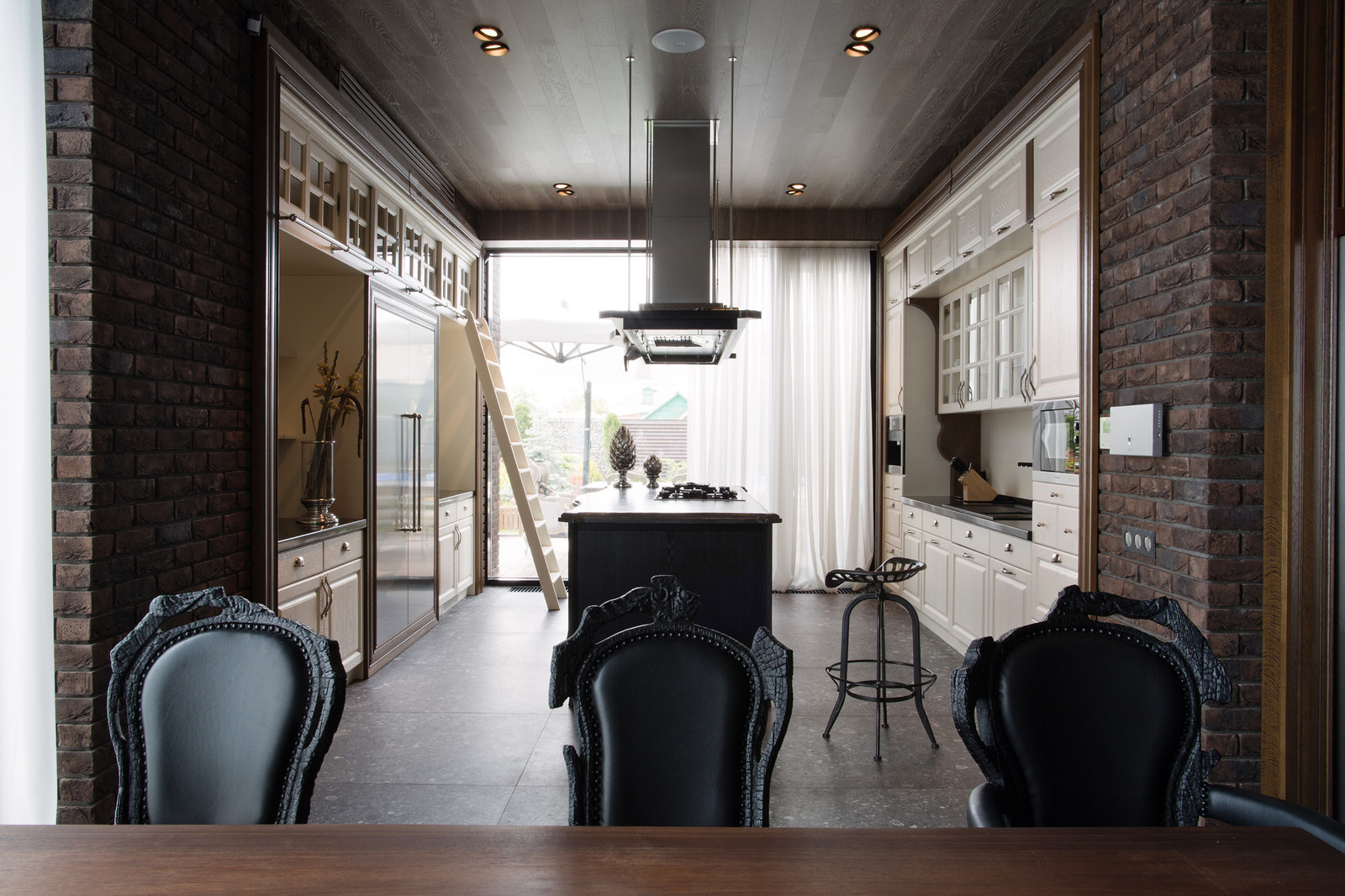 Интерьер жилого дома, кухня MARCHI GROUP