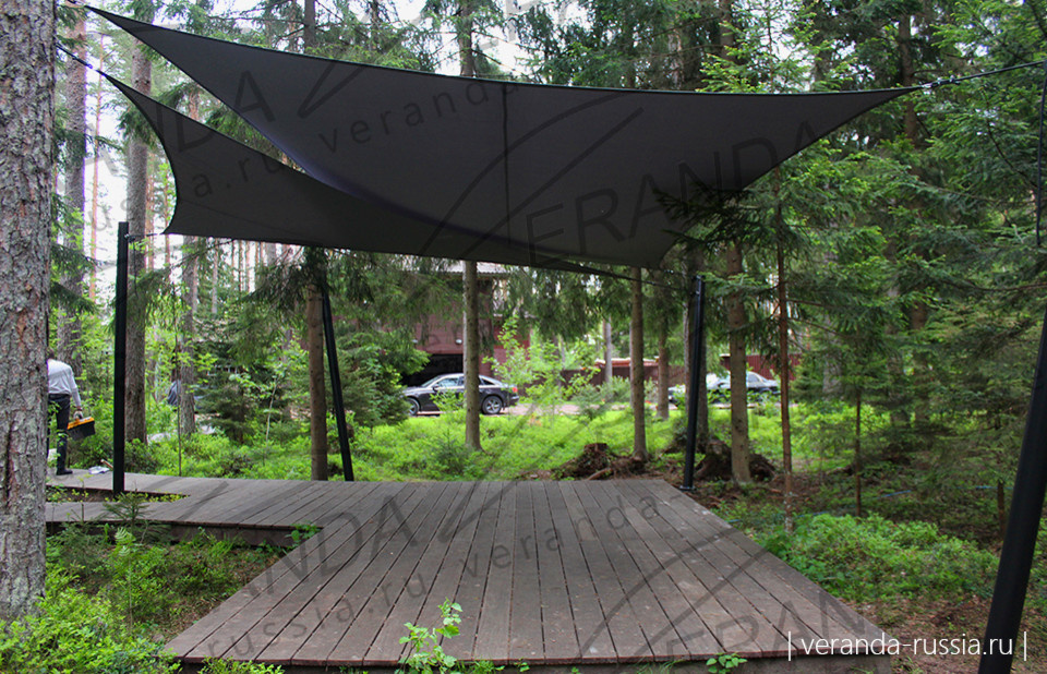 Теневые паруса для зоны отдыха на загородном участке