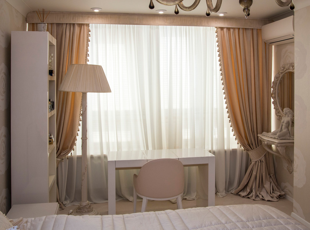 Шторы и покрывало с подушками в спальню