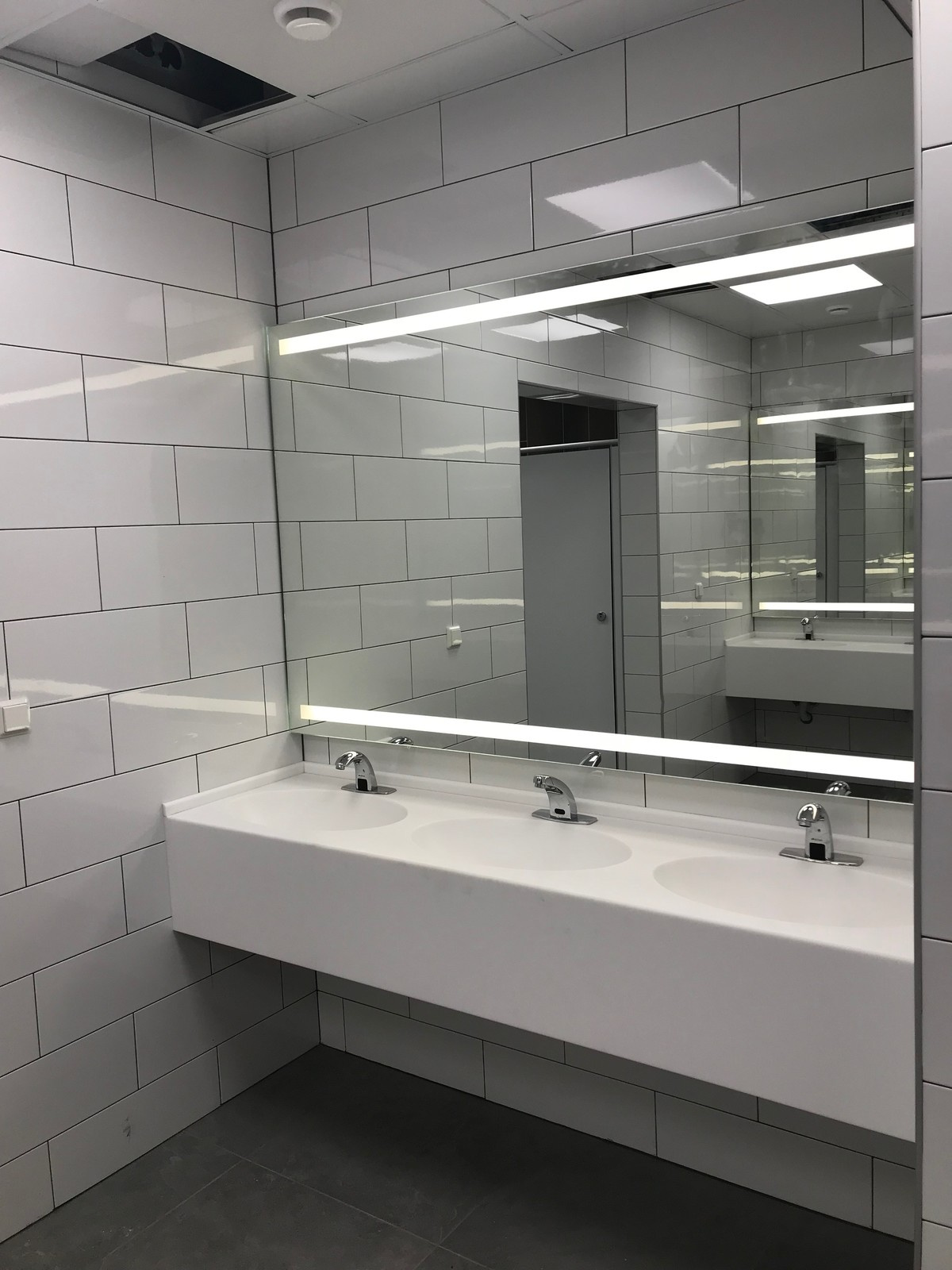 Универмаг "Кировский"  СПб