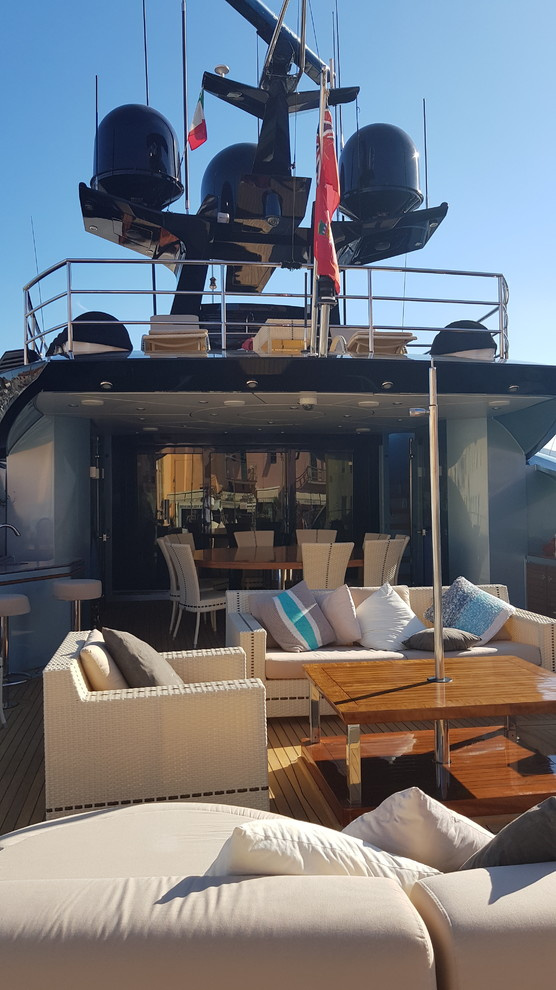 Модернизация мультимедиа систем на Мега яхте Waverunner 41метр