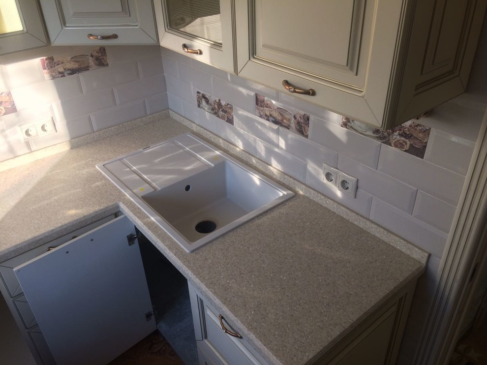 Обложка проекта: Компактная столешница из акрилового камня