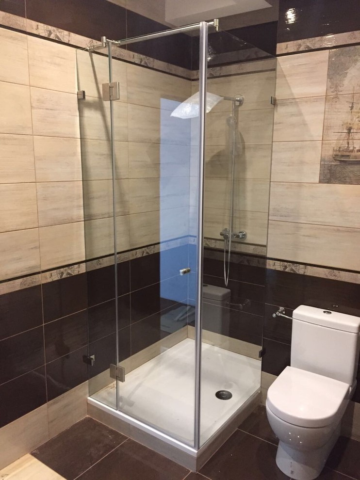 Обложка проекта: Стеклянные душевые конструкции