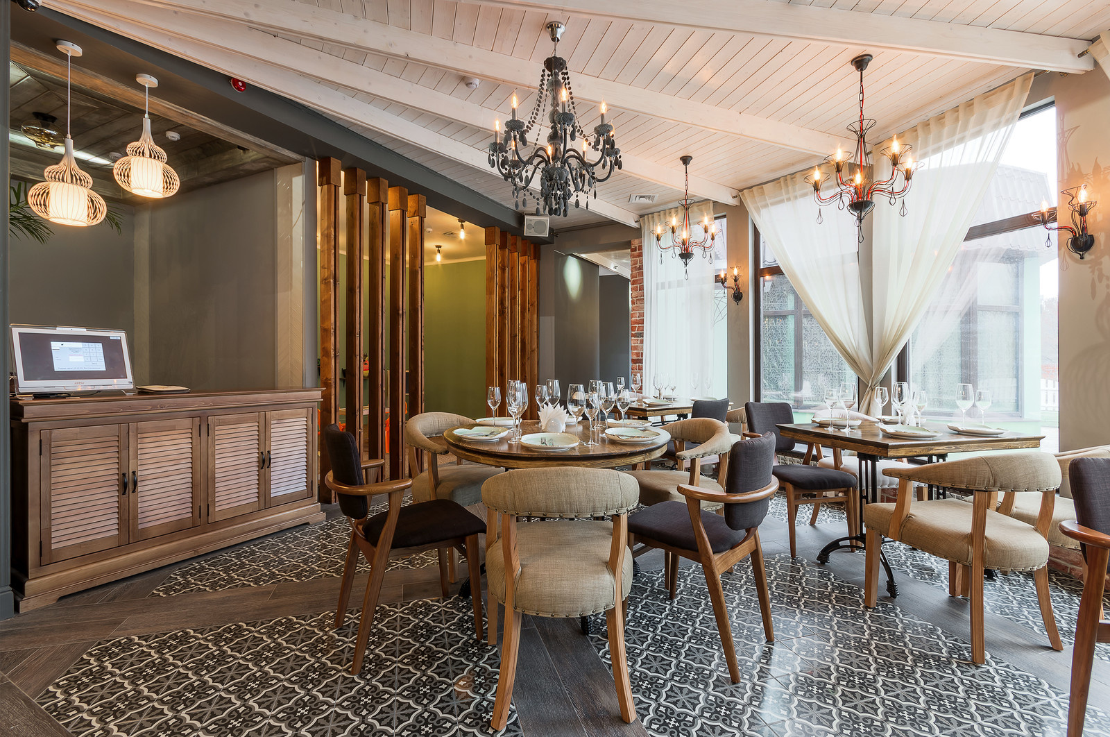Интерьер ресторана душевной кухни ПАСТЕРНАК. г. Воронеж.
