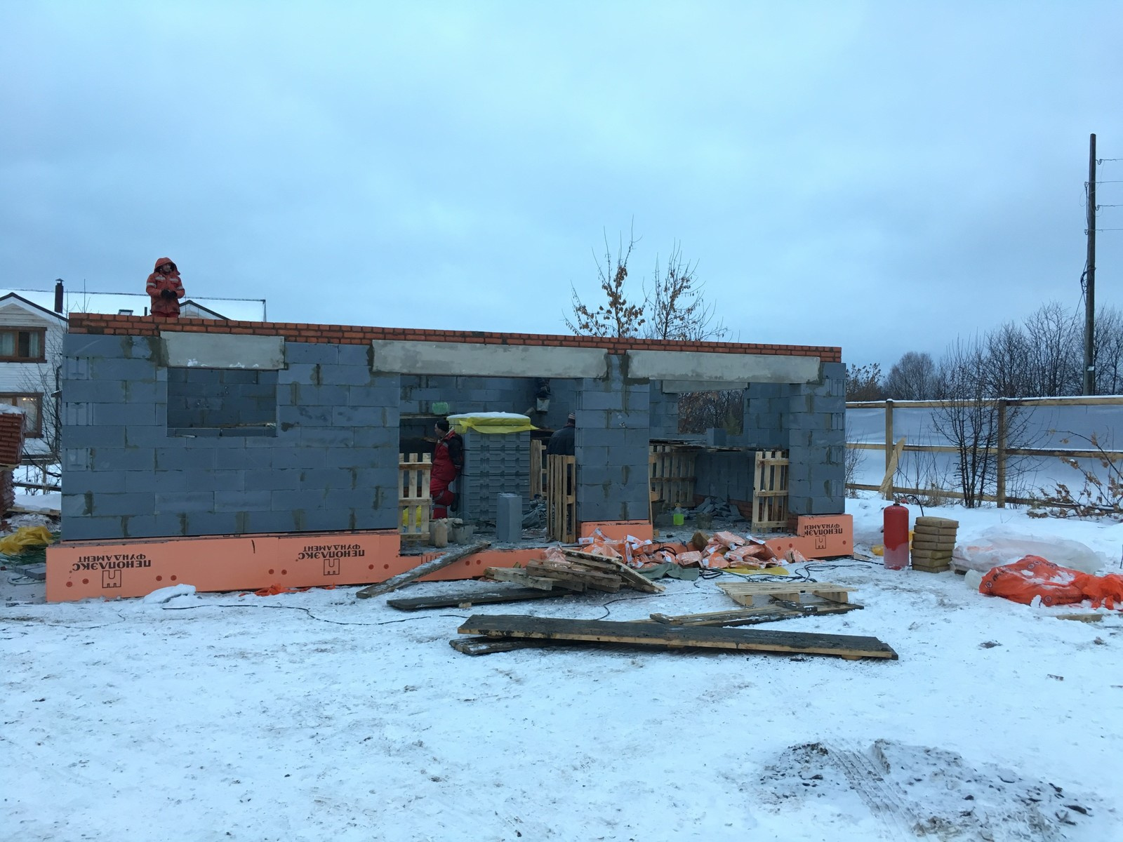 Строительство Гаража на 2 автомобиля.