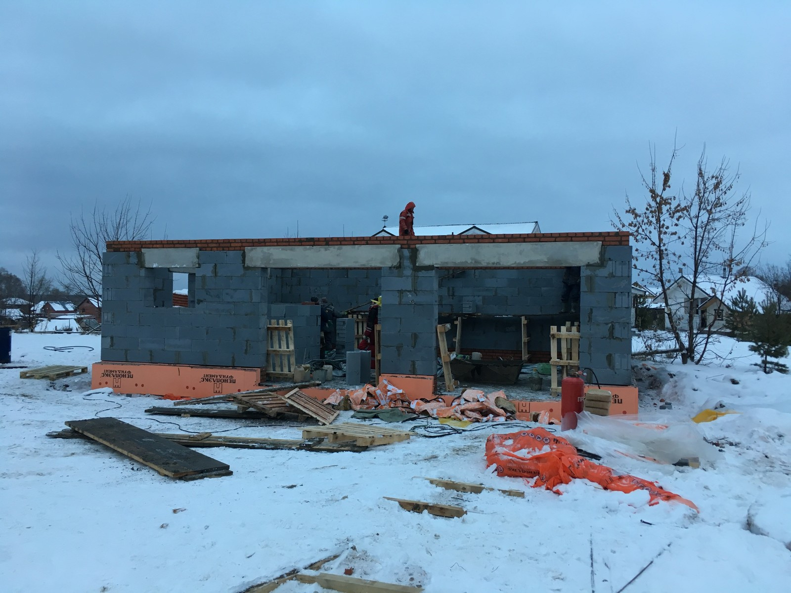 Строительство Гаража на 2 автомобиля.