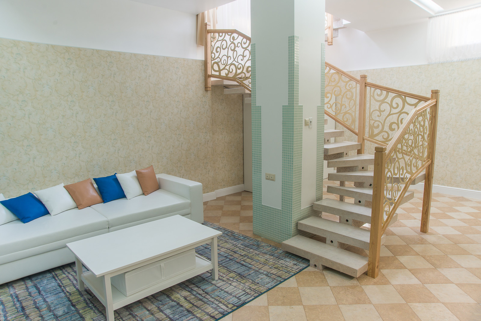 Оригинальный способ укладки напольной пробки!