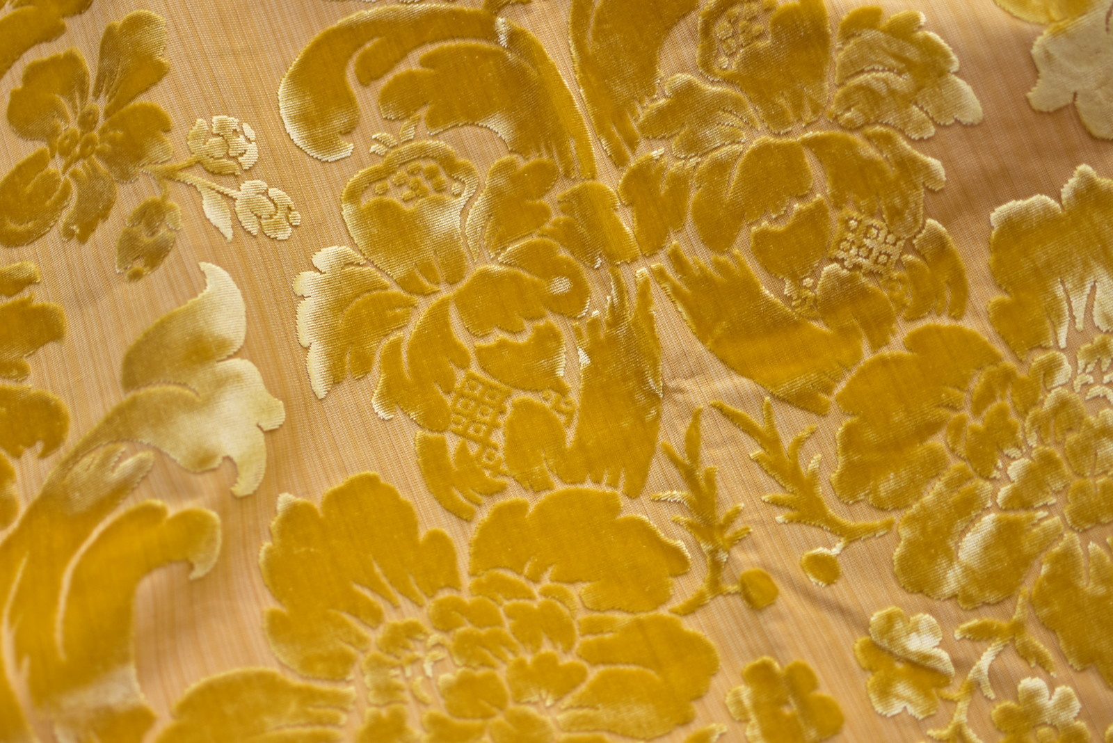 Tassinari Chatel, роскошный бархат идеально подходит для декора окна, обивки