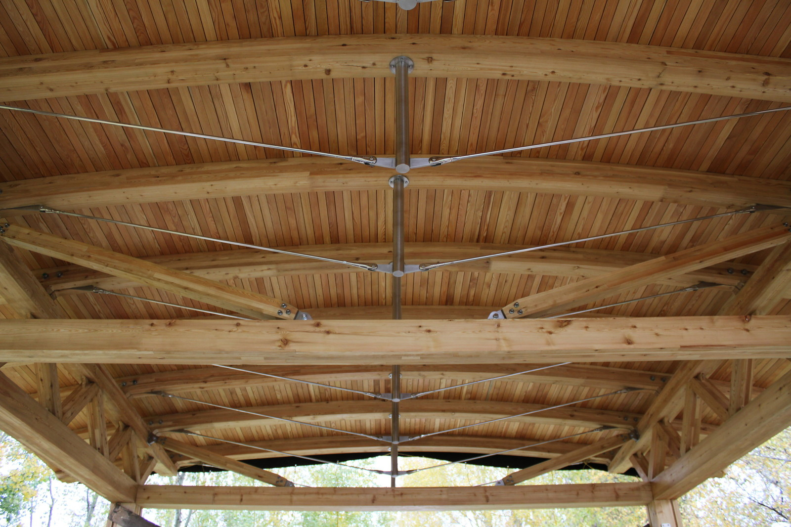 Современная деревянная беседка