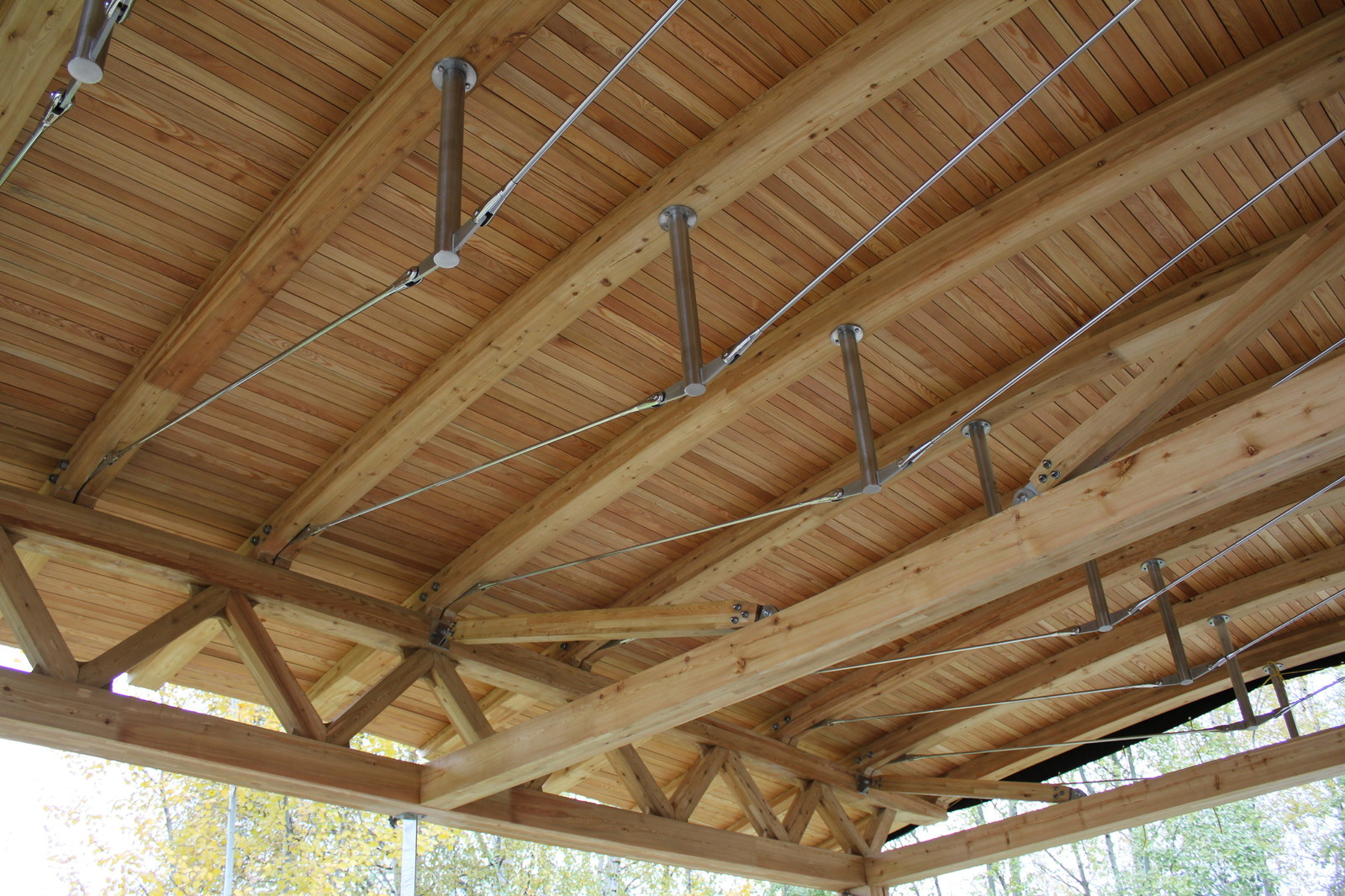 Современная деревянная беседка