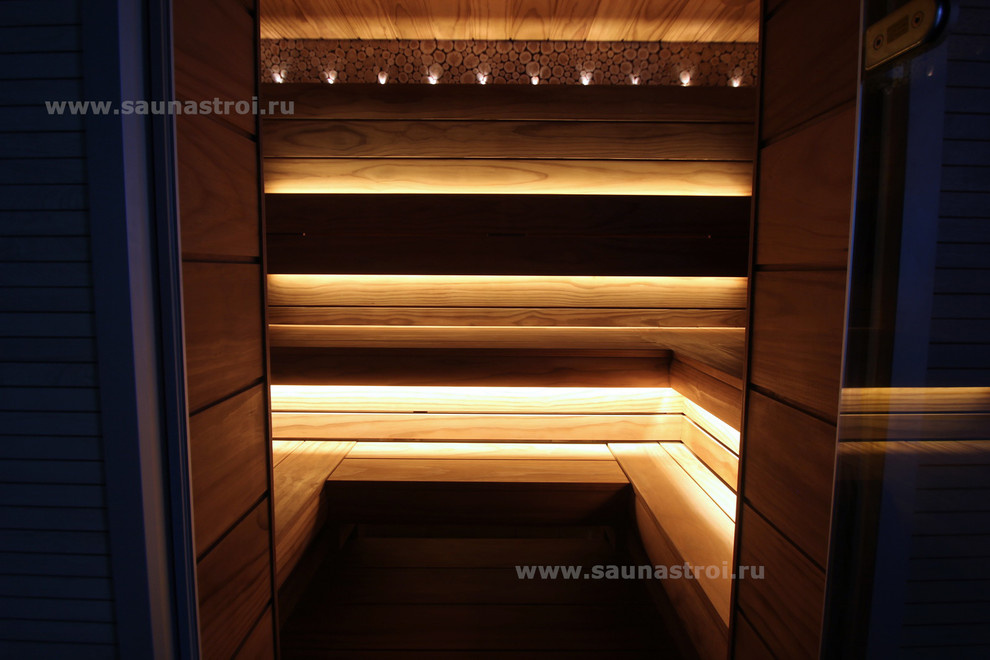Сауна. Трехъярусный полок из "Pino Premio" и "Tulikivi Tuisku"