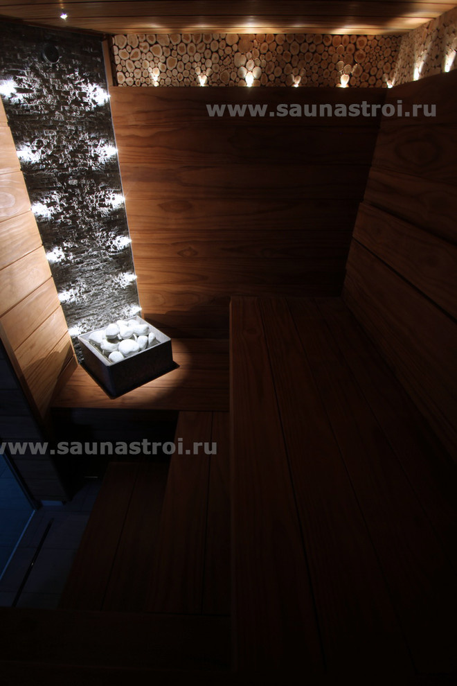 Сауна. Трехъярусный полок из "Pino Premio" и "Tulikivi Tuisku"